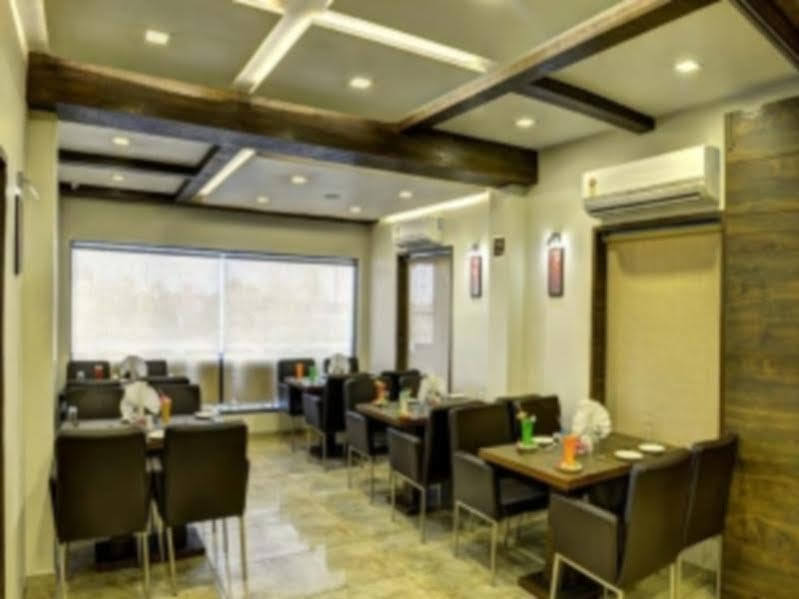 阿兰果园酒店 阿穆达巴 外观 照片